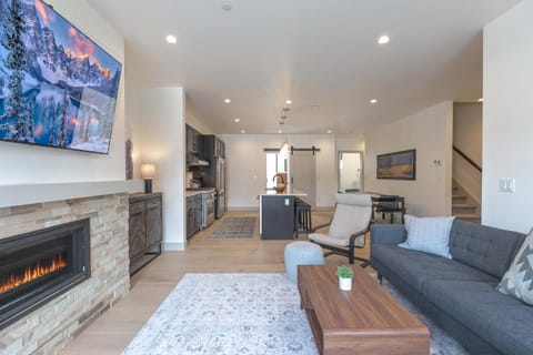 Summit Blue Townhome Upscale Retreat On The Blue River House in Silverthorne