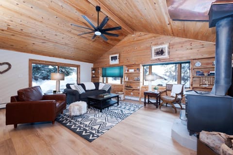 21461 Hwy 140 - Hesperus House in La Plata County