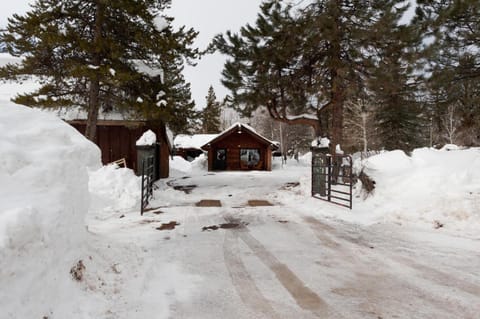 21461 Hwy 140 - Hesperus House in La Plata County