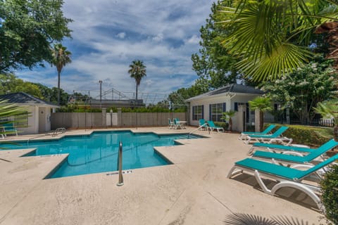 Boozies Bungalow House in Saint Simons Island