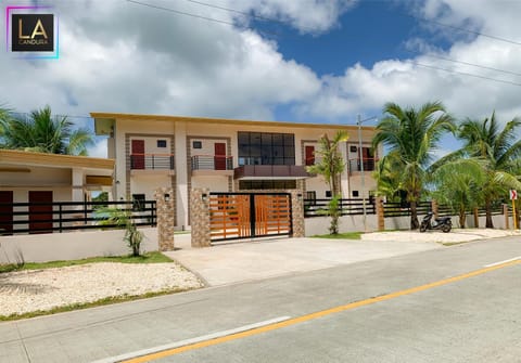 Property building, Day, Street view