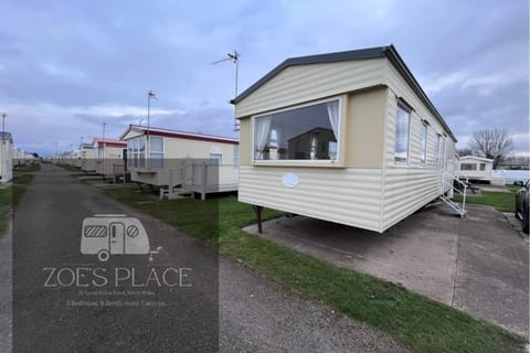 3 Bedroom 8 Berth cosy static family caravan Chalet in Rhyl