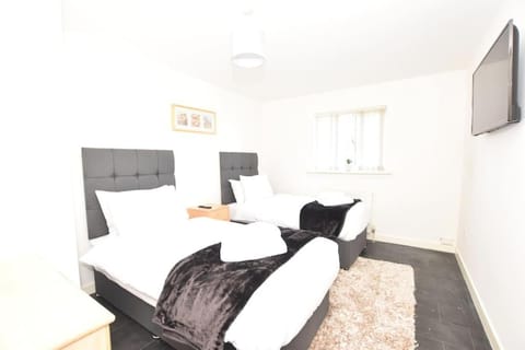 3 Bedroom Apartment in a Quiet Location Apartamento in Coatbridge