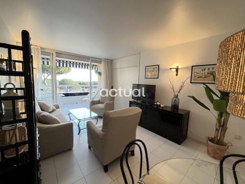 POLITUR M-22 Apartment in Platja d'Aro