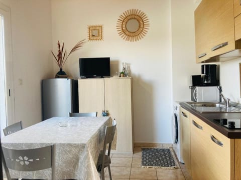 Bel appartement dans résidence avec piscine Apartment in Linguizzetta