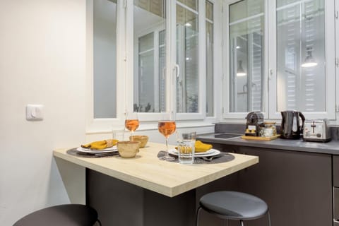 Coffee/tea facilities, Kitchen or kitchenette, Continental breakfast