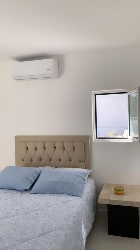 Bedroom, air conditioner