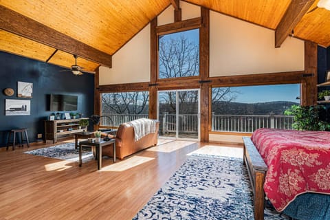 Ozark Outdoor Legacy House in Ridgedale