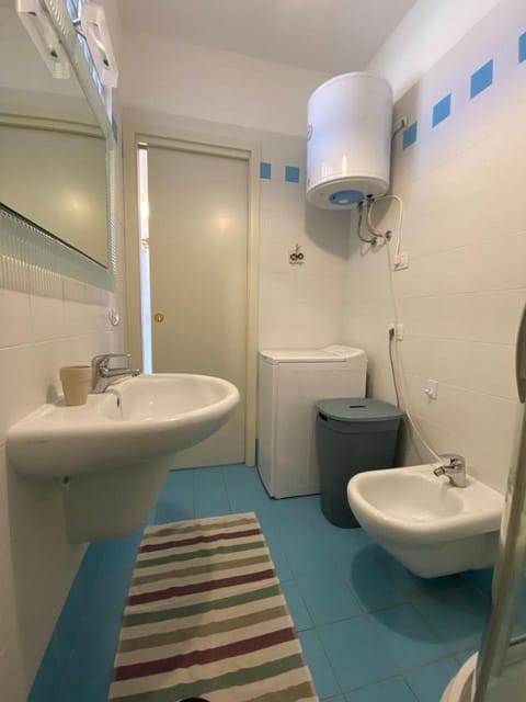 Shower, Toilet, Bathroom, bidet