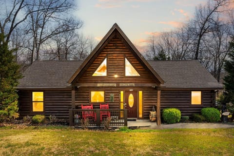 Trail's End Cabin House in Ridgedale