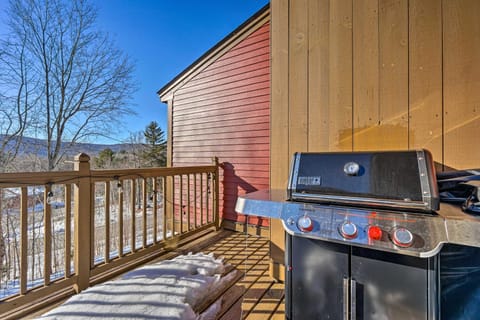 Idyllic Mount Snow Condo with View and Amenities! Condo in Dover