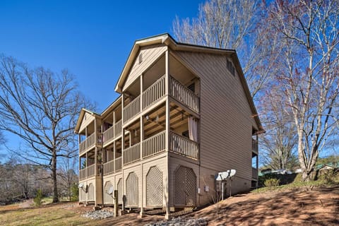 Lake Lure Vacation Rental with Pool Access! Condo in Lake Lure