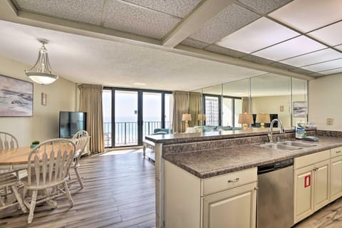 PCB Vacation Rental with Sweeping Ocean Views! Condominio in Edgewater Gulf Beach