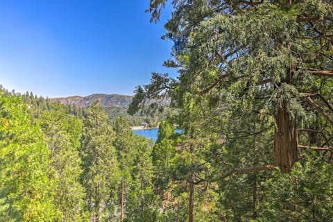 Stylish & Relaxing ~ Stunning Lake View ~ Hot Tub! House in Crestline