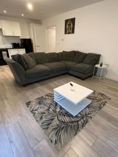 East London - 2 bed Apartment with Parking Copropriété in Barking