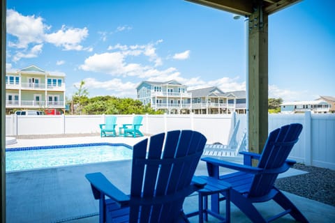 Weekend Rescue House in Oak Island