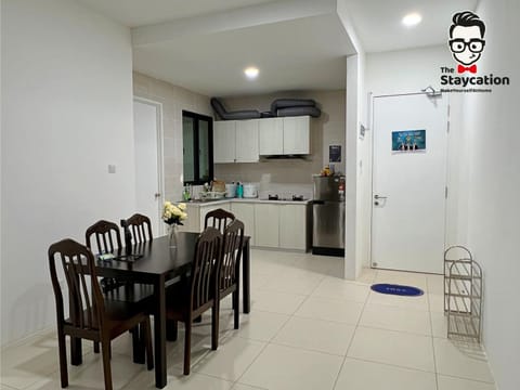 Staycation Homestay 14 P Residence kuching condo Apartamento in Kuching