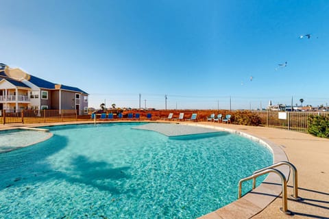 Whitecap Retreat Apartment in North Padre Island