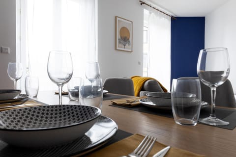 Living room, Dining area