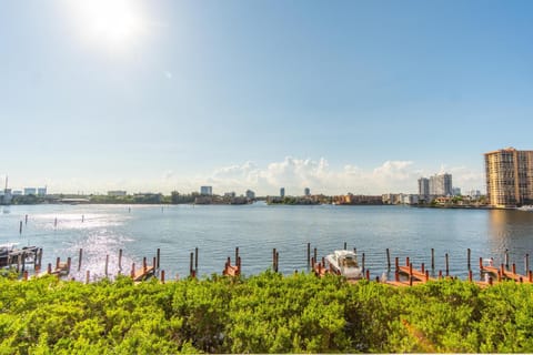 Golden Bay 406 Apartment in Sunny Isles Beach