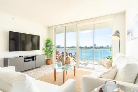 Golden Bay 606 Apartment in Sunny Isles Beach