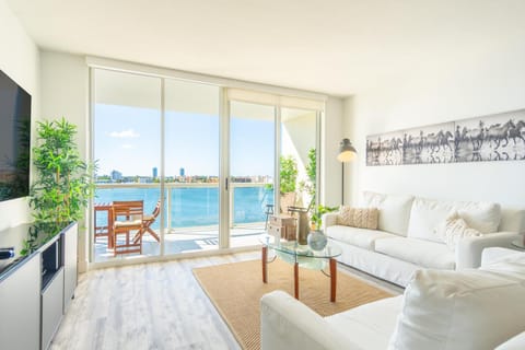 Golden Bay 606 Apartment in Sunny Isles Beach