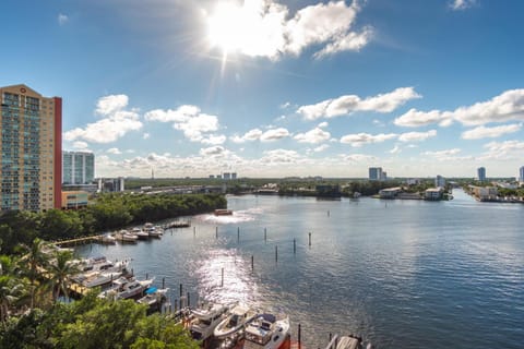 Golden Bay 1003 Apartment in Sunny Isles Beach