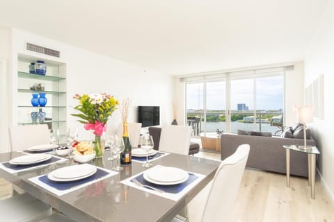 Golden Bay 1003 Apartment in Sunny Isles Beach