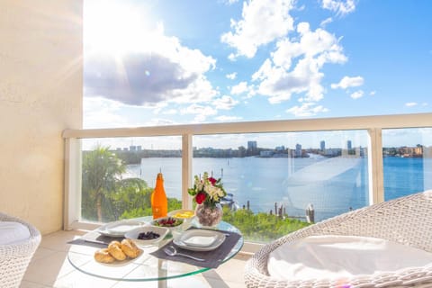 Golden Bay 502 Apartment in Sunny Isles Beach