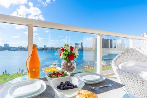 Golden Bay 502 Apartment in Sunny Isles Beach