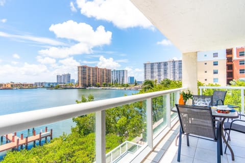 Golden Bay 509 Wohnung in Sunny Isles Beach