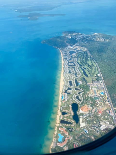 Neighbourhood, Bird's eye view, Beach