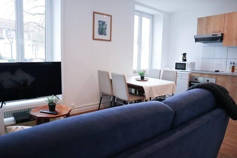 Appartement 3 pièces, idéal famille et travail, parking gratuit Condo in Mulhouse