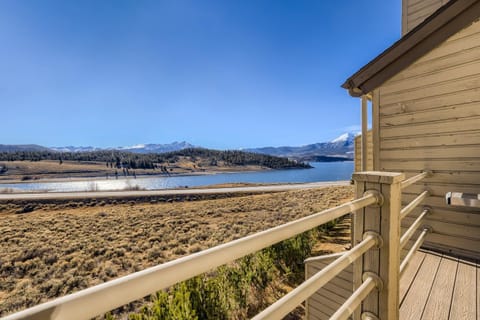 2 bedroom Loft Private Entry, Lake Views, Amazing Location, Near all Ski Resorts townhouse House in Dillon