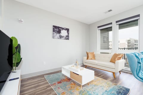 Stylish 1BR Apartment with View Condo in Broad Ripple