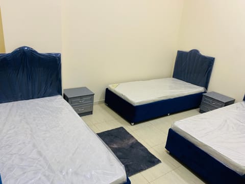 شقه للبنات For rent for girls only Apartment in Ajman