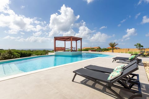 Coral Estate Ocean View Apartments Condominio in Curaçao