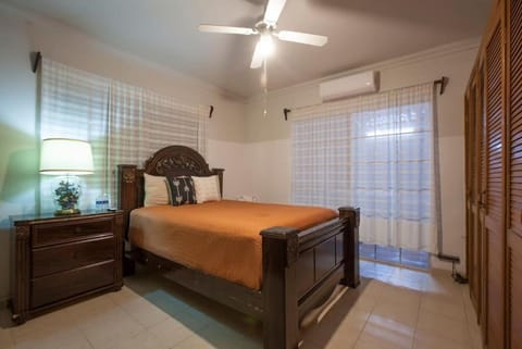 Bed, Photo of the whole room, Bedroom, fireplace, air conditioner