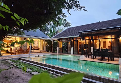 Villa Emerald Sand - Beach Front 4 Bed Pool Villa Villa in Ko Samui