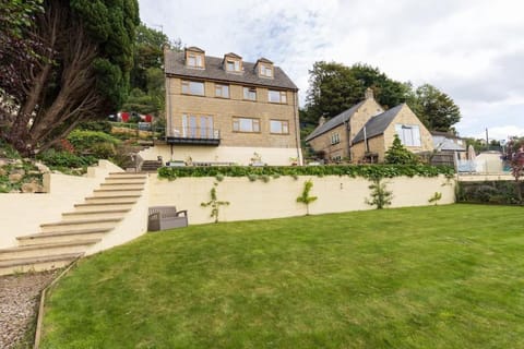 The Dormers - 5 BD Amazing Views of Stroud Valley House in Stroud District