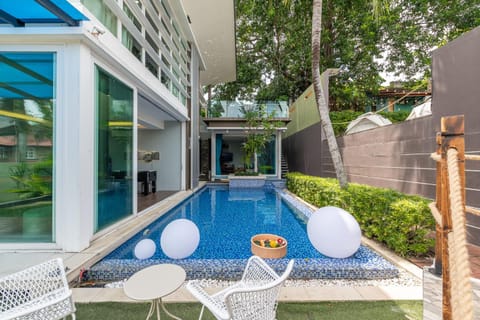 Pool view, Swimming pool