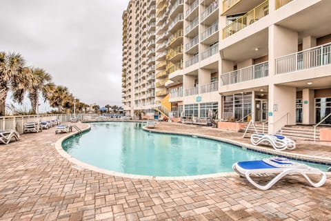 Oceanfront Resort Condo in North Myrtle Beach Apartment in Atlantic Beach