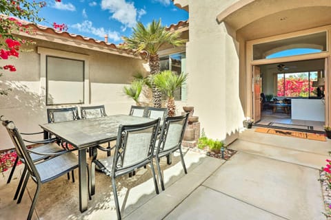 Luxe Palm Desert Vacation Rental with Private Pool! Maison in Palm Desert
