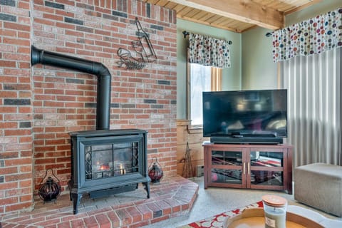 Cozy Conway Area Home with Seasonal Amenities House in Glen
