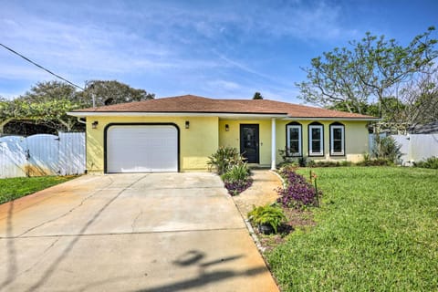 St Augustine Island Home with Patio, Walk to Beach! House in Butler Beach