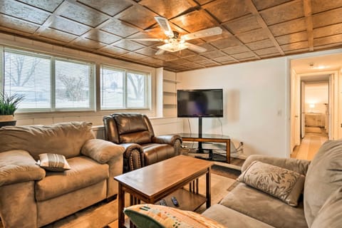 Pet-Friendly Apartment in Minneapolis! Condo in Fridley