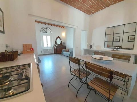Appartamento a 2 chilometri dal mare Cuore Toscana Cecina Centralissimo Apartment in Cecina