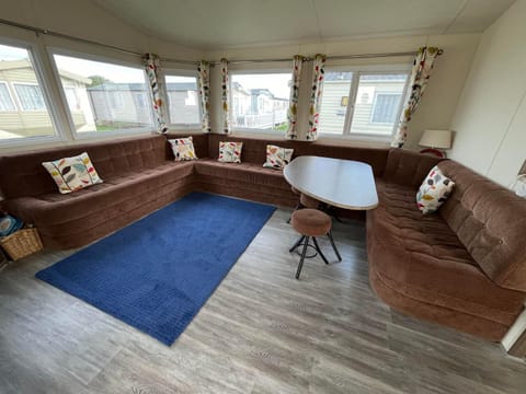 Ormesby 8, Haven Holiday Park, Caister - Four Bedroom, sleeps 8, pets welcome - 2 minutes from the beach! Campingplatz /
Wohnmobil-Resort in Caister-on-Sea