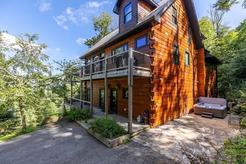 Rested Traveler House in Watauga