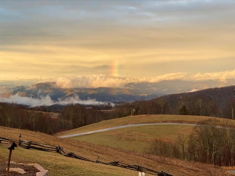 Whitetail Ridge Lodge at Eagles Nest House in Beech Mountain